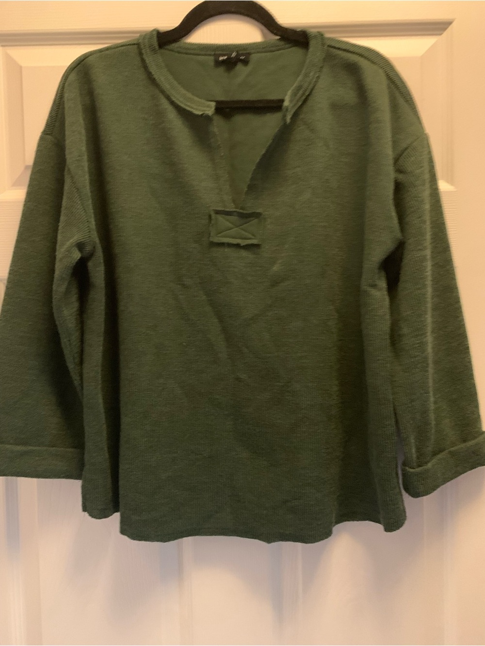 Women’s Forest Green Blue Pepper Notch-Neck Sweatshirt